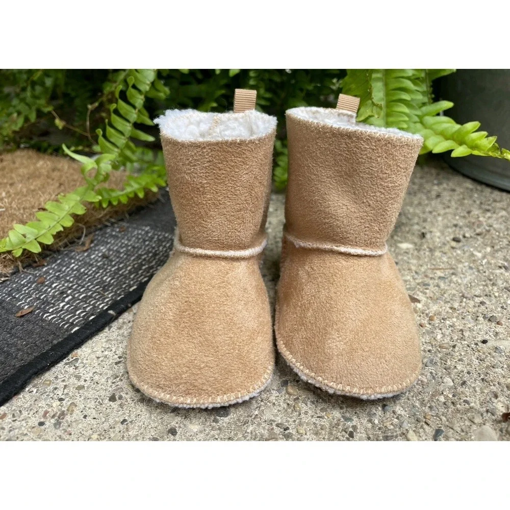 Baby GAP Sherpa Lined Boots Booties,Size‎ 0-3 Months